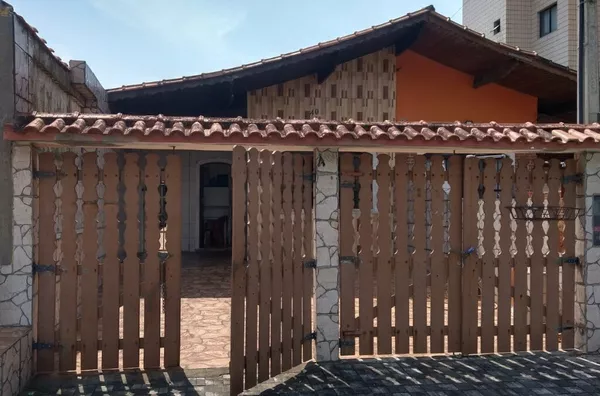 Excelente localização 50 metros da Praia