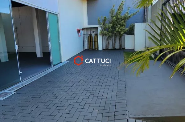 SALA COMERCIAL TÉRREA PARA LOCAÇÃO NO PINHEIRINHO