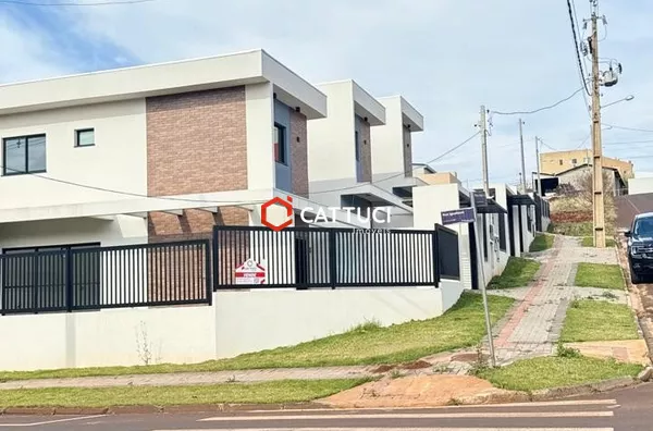 SOBRADOS À VENDA NO PINHEIRINHO