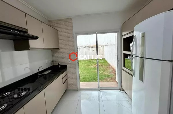 SOBRADO A VENDA NO BAIRRO FRARON