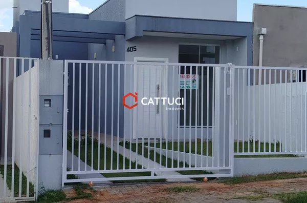 CASA COM DOIS PISOS À VENDA NO ALVORADA 