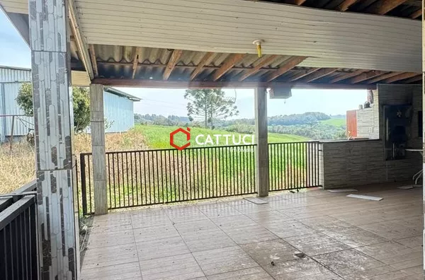 BARRACÃO COM CASA RESIDENCIAL NO RIO PINHEIRO EM MARIÓPOLIS PARA LOCAÇÃO 