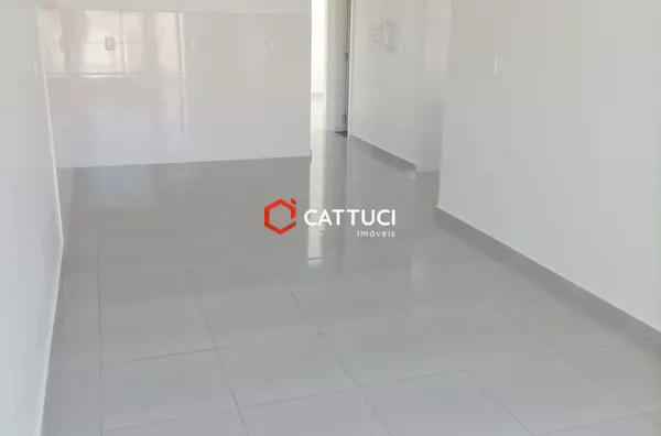 CASA COM DOIS PISOS À VENDA NO ALVORADA 