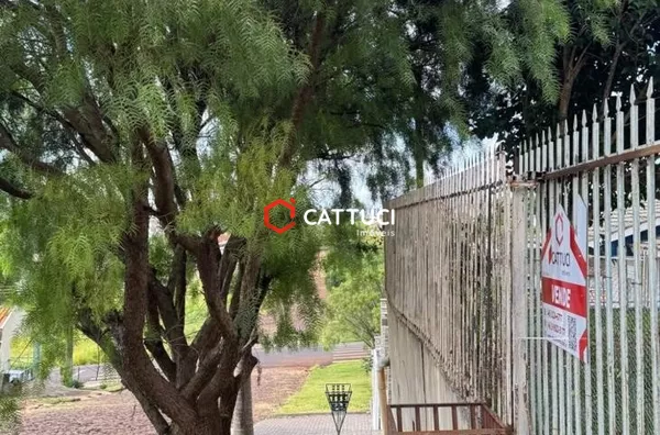 CASA PARA VENDA NO PINHEIRINHO