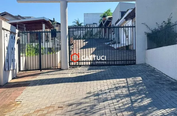 CASA A VENDA NO CONDOMINIO MANRÉ