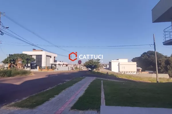 SOBRADO NOVO DE ESQUINA - MENINO DEUS