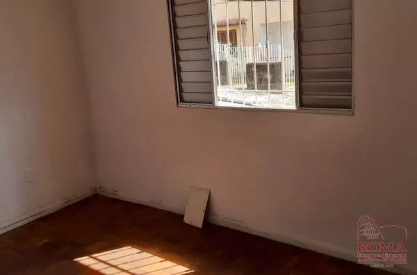 Terreno com 4 casas