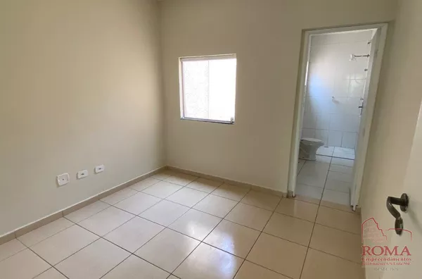 Sobrado independente recém reformado 