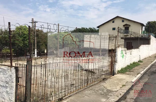 Terreno com aproximadamente 660m²