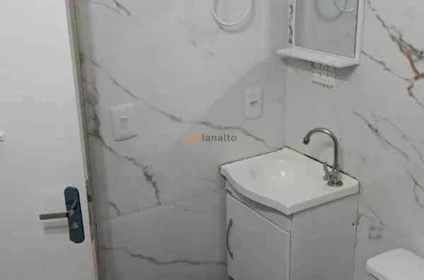 Conforto e Segurança no Jardim Santo André - Casa com 2 quartos, cozinha planejada e 1 vaga