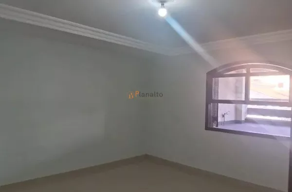 Casa para venda com 235m², 3 quartos, 4 vagas no Jardim Santo André, Santo André