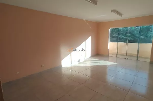 GALPÃO COM 2 SALAS E 2 SALÕES COMERCIAIS - Vila Linda, Santo André