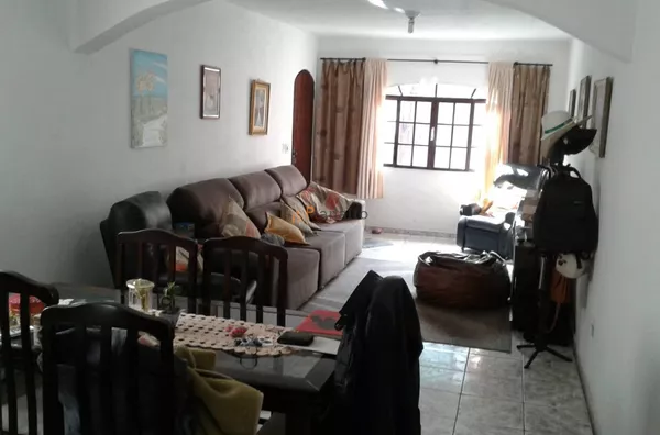 Casa ampla com 4 dormitórios – Jardim Itapark, Mauá