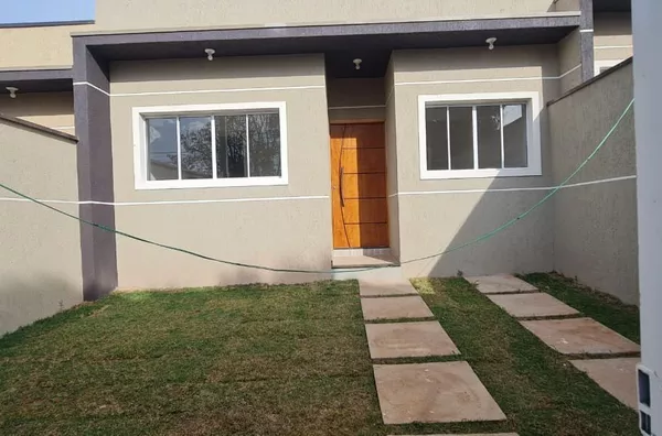 Casa individual com três dormitórios á  venda  no bairro Nova Trieste-Jarinu/SP
