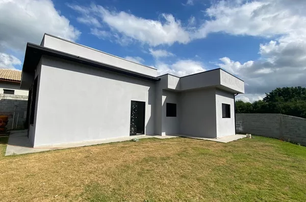 Casa individual térrea  á venda  no bairro Maracanã -Jarinu/SP