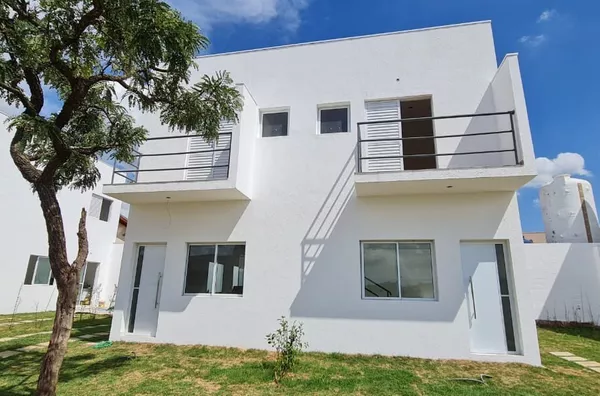 Sobrado á venda no bairro Nova Trieste- Jarinu/SP