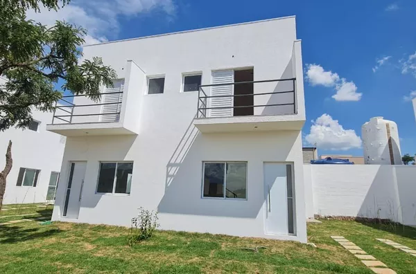 Sobrado á venda no bairro Nova Trieste- Jarinu/SP