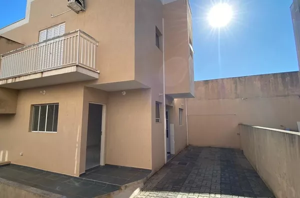 Sobrado com duas suítes para locação no bairro Trieste- Jarinu