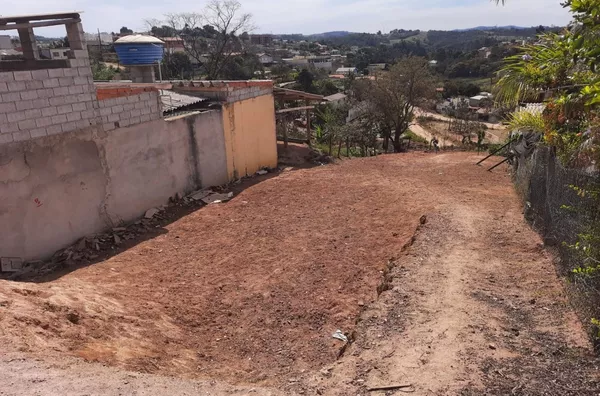 Terreno à venda, com 500 m² por R$ 135.000 - localizado no bairro Nova Trieste em Jarinu-SP