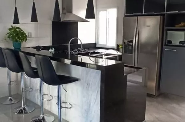 Excelente sobrado com 4 dormitórios à venda, com 248 m² por R$ 1.870.000 - Parque Eloy Chaves - Jundiaí/SP