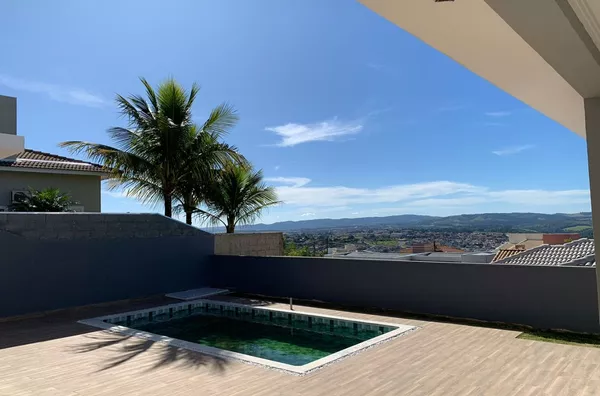 Casa com 3 dormitórios à venda, 233 m² por R$ 1.365.000,00 - Parque das Laranjeiras - Itatiba/SP