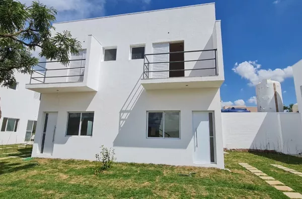 Sobrado á venda no bairro Nova Trieste- Jarinu/SP
