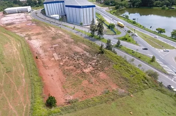 Área à venda, 9348 m² por R$ 4.700.000 - Centro - Jarinu/SP