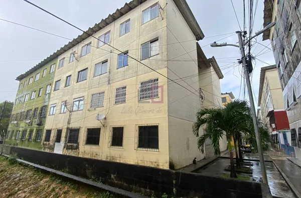 Venda de Apartamento 2/4, primeiro andar , Colina Azul, Pau da Lima