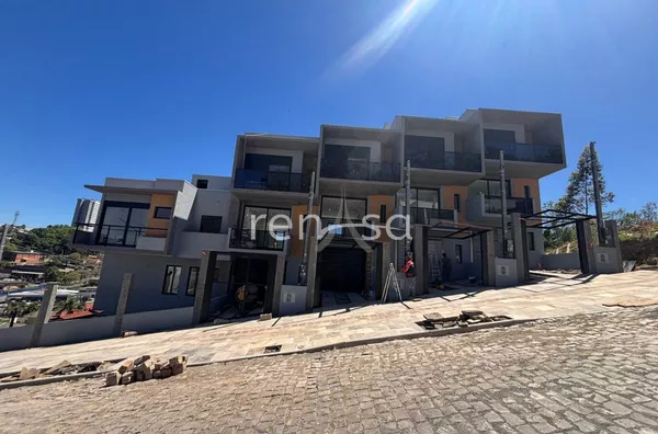 Sobrado para venda, 3 quarto(s),  Vila Verde, Caxias Do Sul