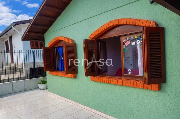 Casa para venda, 3 quarto(s),  Santa Lúcia, Caxias Do Sul
