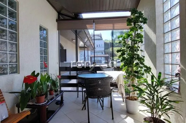 Casa para venda, 06 quarto(s), Cinqüentenário, Caxias do Sul