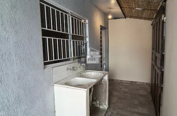 Casa para aluguel, 2 Quartos (1 suíte) Jardim Petrópolis, Bauru
