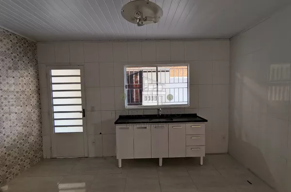 Casa para aluguel, 2 Quartos (1 suíte) Jardim Petrópolis, Bauru