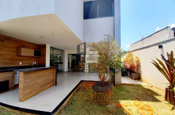 Sobrado com 4 dormitórios à venda, 240 m² por R$ 1.000.000,00 - Parque Jardim Europa - Bauru/SP