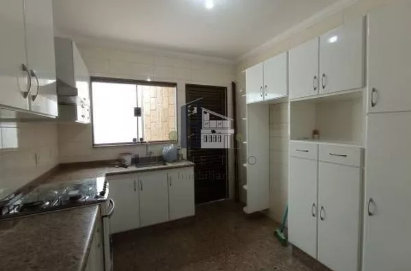 Casa para aluguel, 4 quarto(s), Jardim America, Zona Sul, Próximo Avenida Nossa Senhora de Fatima, Bauru