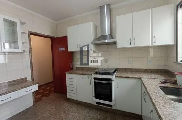 Casa para aluguel, 4 quarto(s), Jardim America, Zona Sul, Próximo Avenida Nossa Senhora de Fatima, Bauru