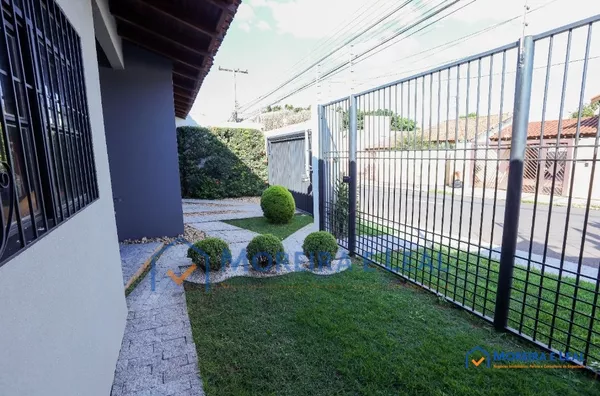 Casa para venda com ótima localização 