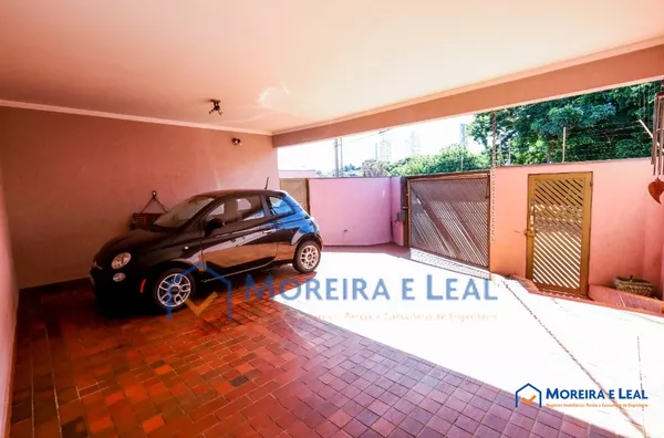 Casa para venda na Avenida Nelly Martins