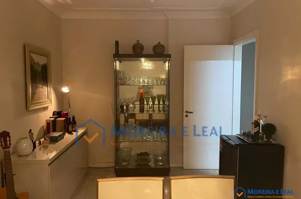 Apt. com suíte master e armários planejados (128 m²) - Edifício Dijon.