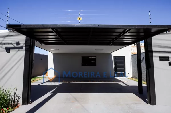 Casa à venda com ótima localização