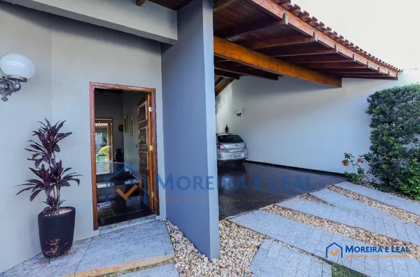 Casa para venda com ótima localização 