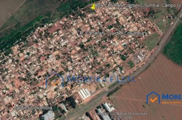 Terreno no Jardim Colúmbia, 30 metros do asfalto  