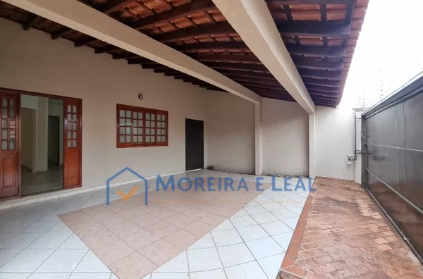 Casa com excelente localização.