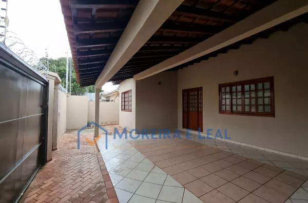 Casa com excelente localização.