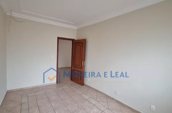 Casa com excelente localização.