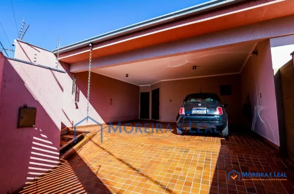 Casa para venda na Avenida Nelly Martins