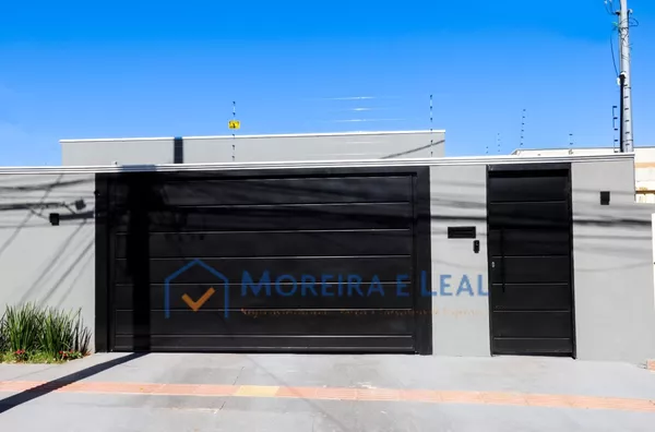 Casa à venda com ótima localização