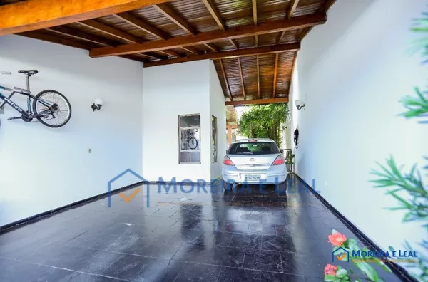 Casa para venda com ótima localização 