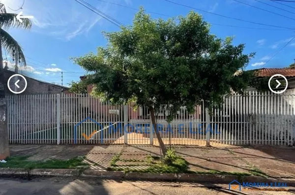 Casa a venda com 360 metros de área útil 