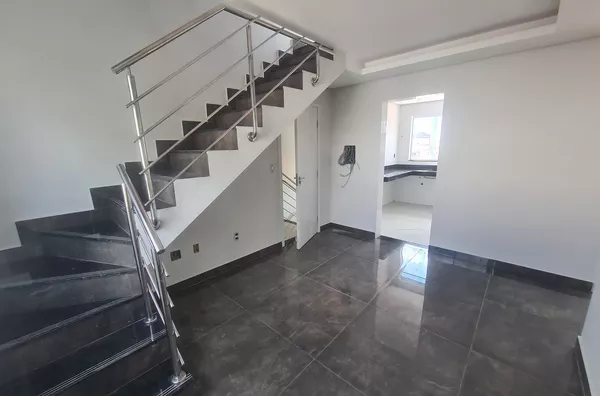 Excelente Cobertura de 3 Quartos com Suíte 100m² no Bairro Candelária